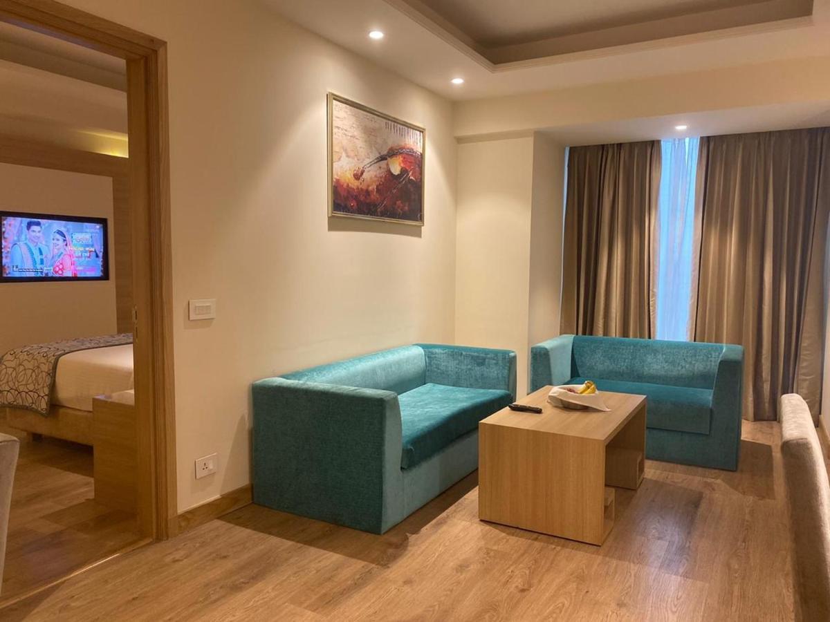 Golden Sarovar Portico 4*