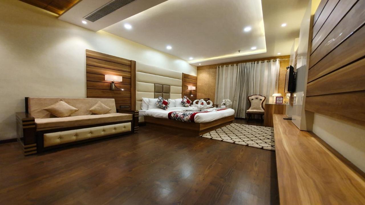 Makhan Residency Hotel