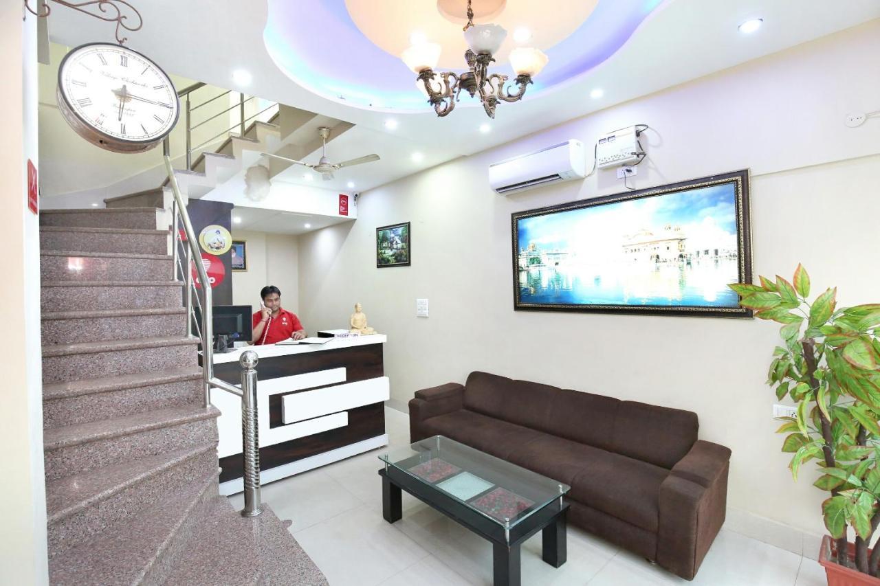 Oyo 9593 J S Regency Hotel 3*