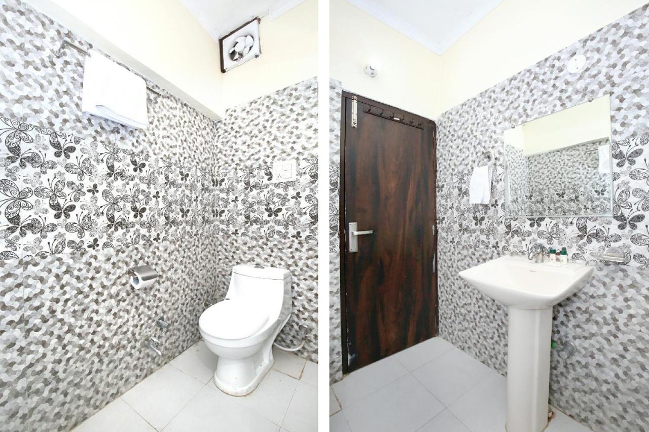 Oyo 9593 J S Regency Hotel 3*