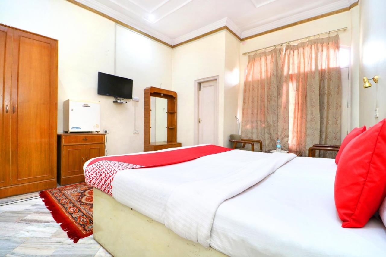 Oyo 24073 Hari Darshan 3*