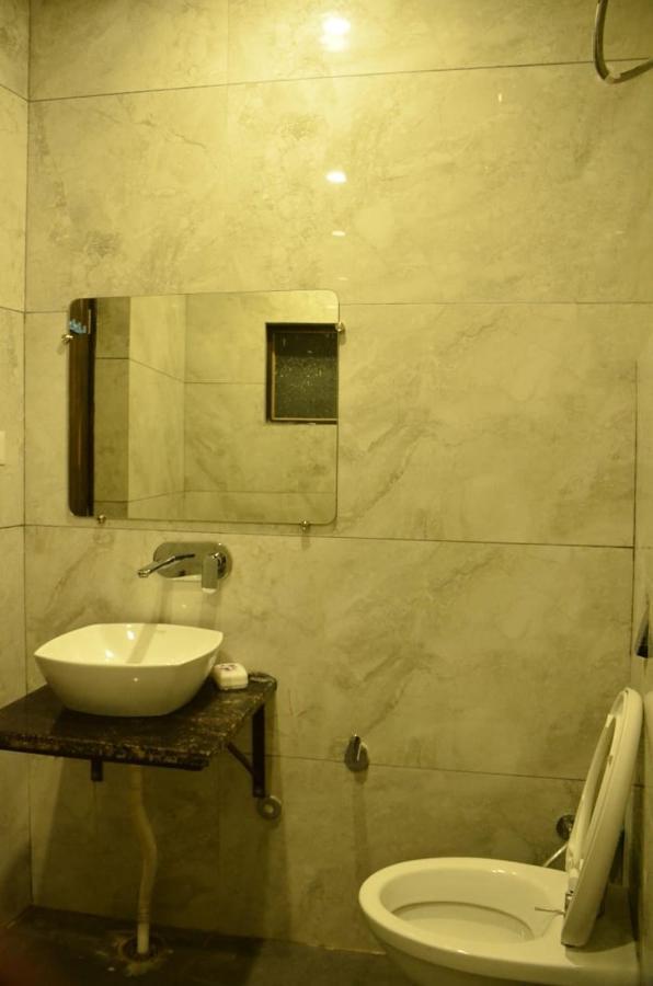 G R Residency Golden Temple Just 2 Mins Walking Distance From 2*