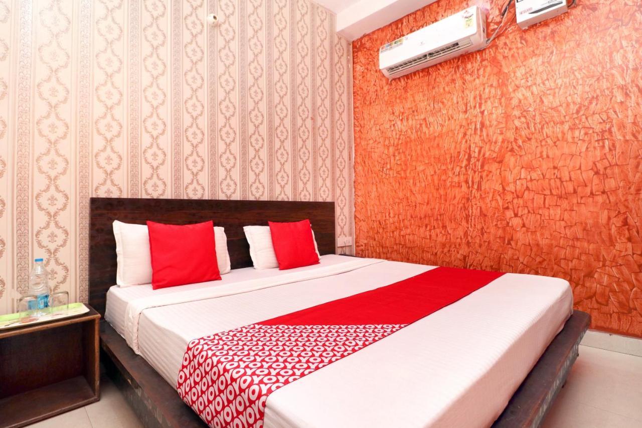 Oyo 19565 Galaxy Hotel 3*